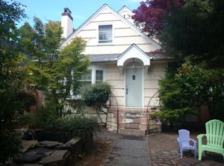 3839 44th Ave SW, Seattle, WA 98116