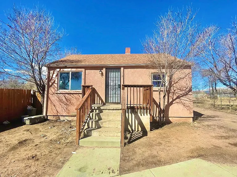 912 Baltic St — Photo 1