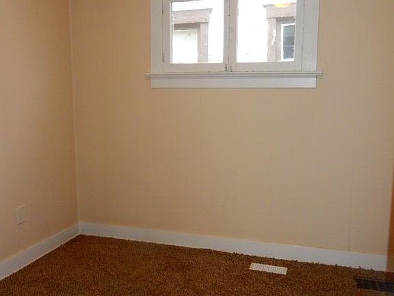 5th image of 2909 E 1st St