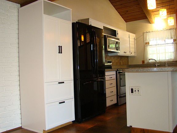4th image of 560 Millich Dr #B