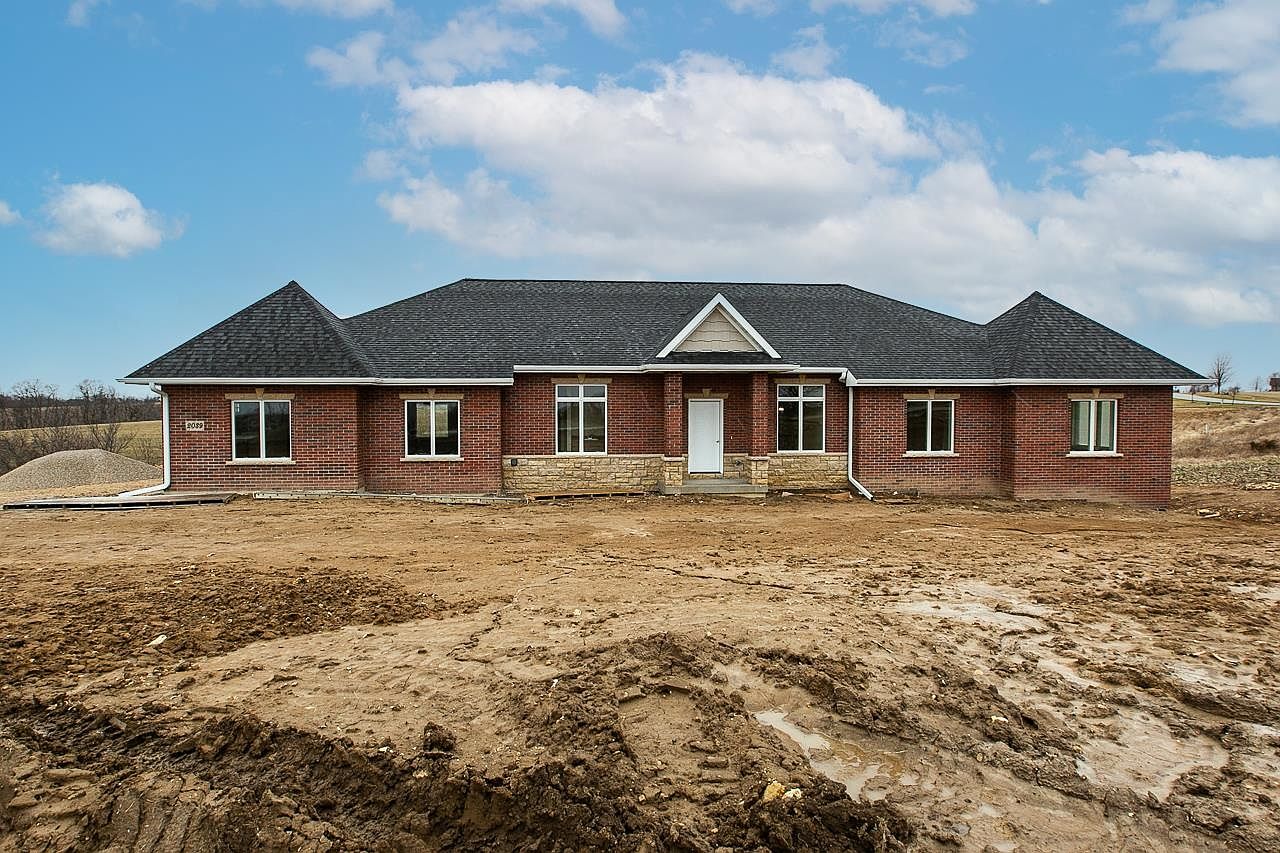 2039 Majestic Rdg, Dubuque, IA 52002 Zillow