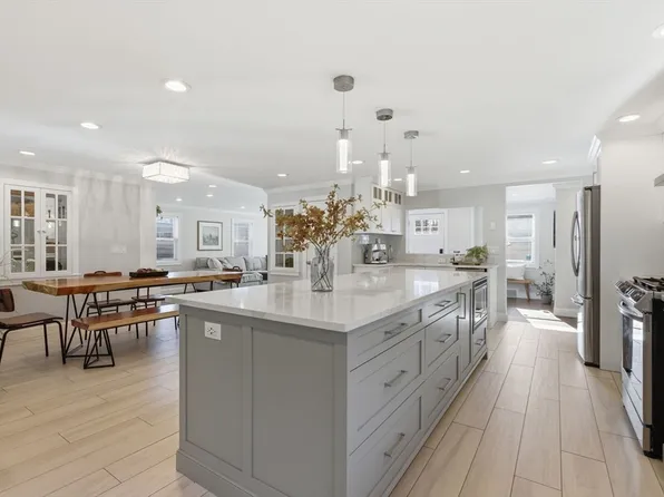 38 Woodland Rd, Georgetown, MA 01833