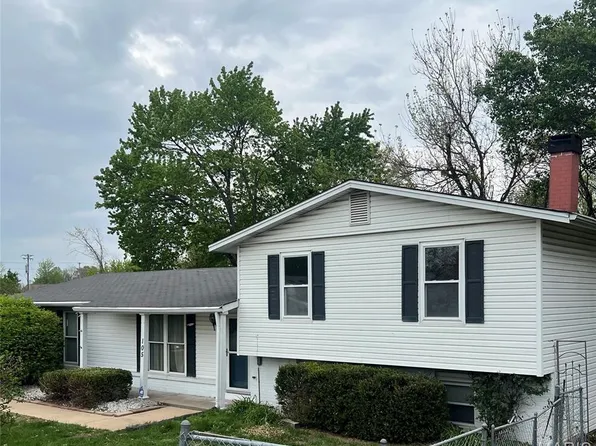 105 Jane Dr, Saint Peters, MO 63376