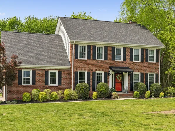 2884 Cages Bend Rd, Gallatin, TN 37066