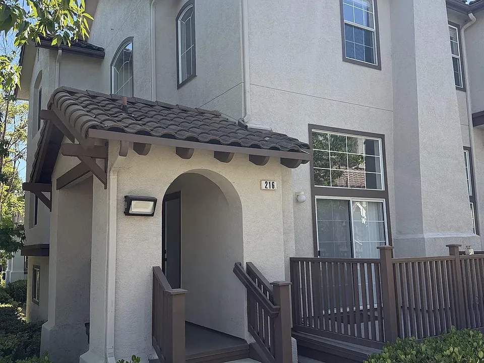 10254 Wateridge Cir #216