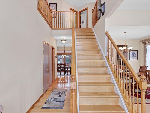 3rd image of 510 Blackstone Ct