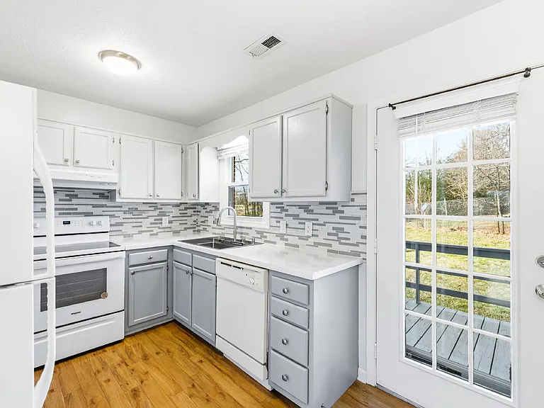 830 Vine St — Photo 3