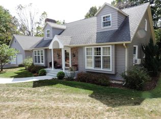 910 Cypress Ct, Big Rapids, MI 49307