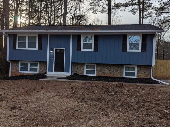 2320 Cherokee Valley Dr, Lithonia, GA 30058