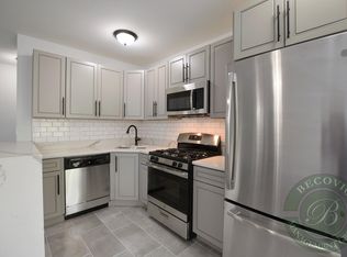 1522 W Sherwin Ave #402, Chicago, IL