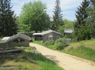 5458 Ridge Dr, Reading, MI 49274