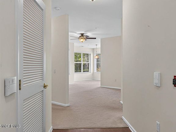 2nd image of 118 Sloan Ct