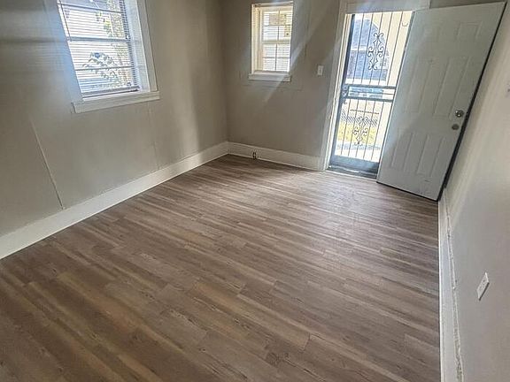 3rd image of 665 Marechalneil St