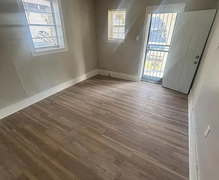 665 Marechalneil St — Photo 3
