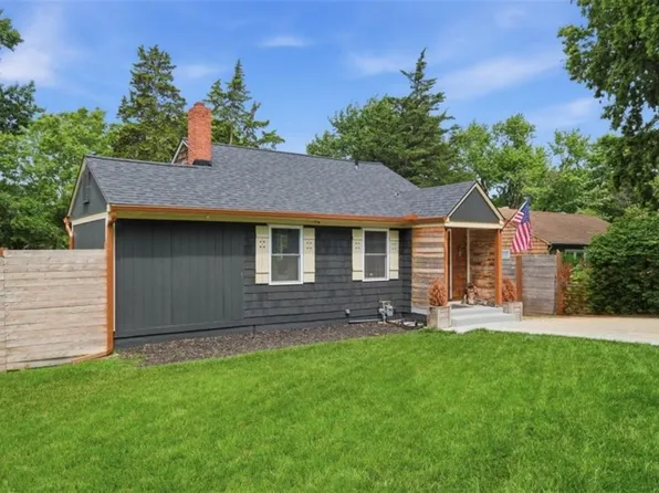 8524 Riley St, Overland Park, KS 66212