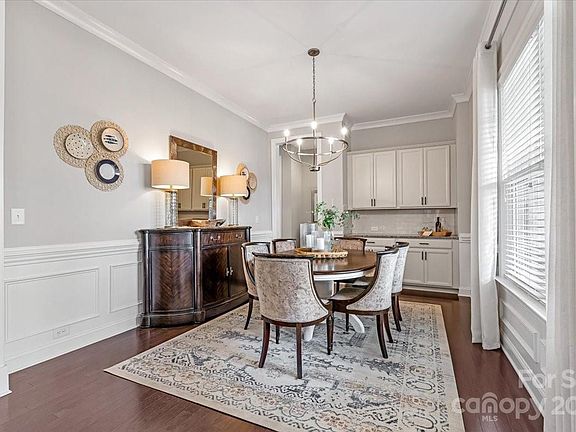 3rd image of 450 Brier Knob Dr