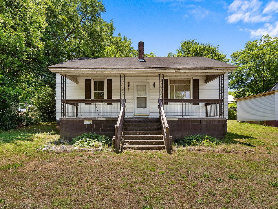 1st image of 902 Pickens St