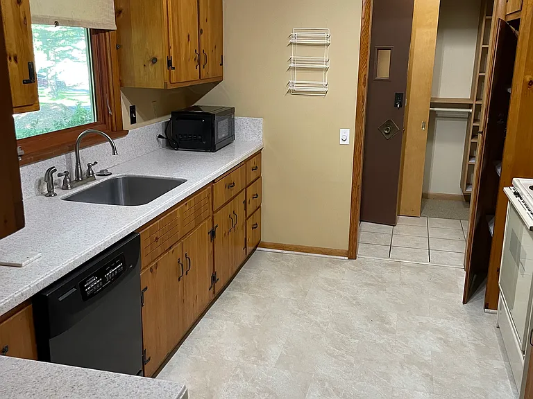 316 Comstock Rd #1 — Photo 8