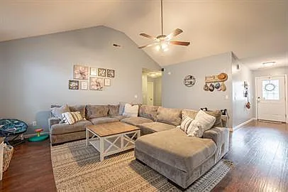 20 Doctors Ct — Photo 19