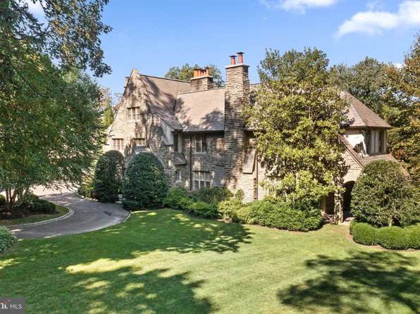 423 N Spring Mill Rd, Villanova, PA 19085