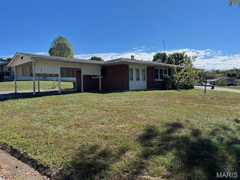 1st image of 301 Lilac Dr