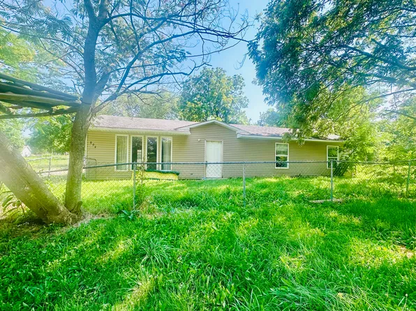 804 E Locust Street, Stockton, MO 65785