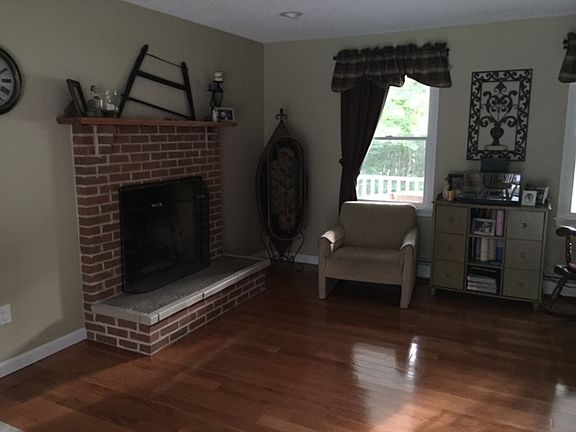 Fireplace/Sitting Area