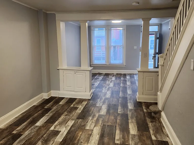 958 E Princess St — Photo 18