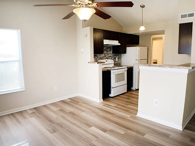 The Vinings Apartments — Photo 23
