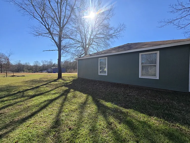 10226 Country Hills Blvd — Photo 2