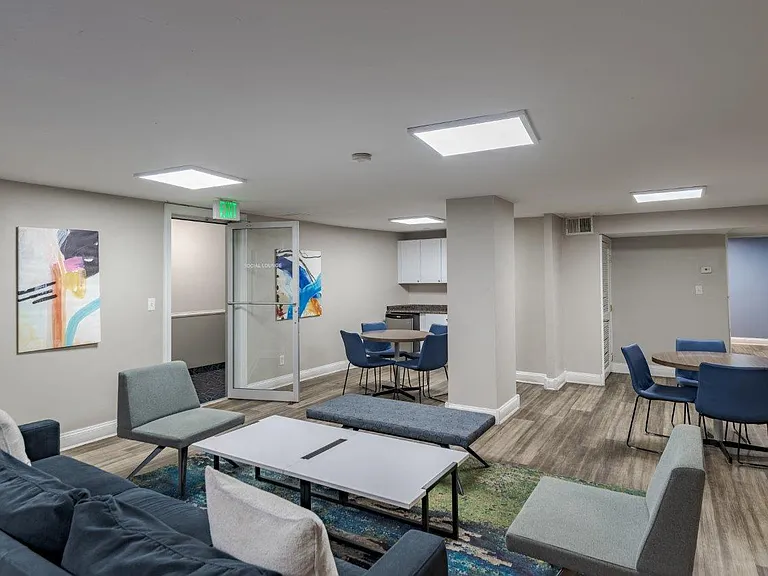 The Carlyle Apartment Homes — Photo 22