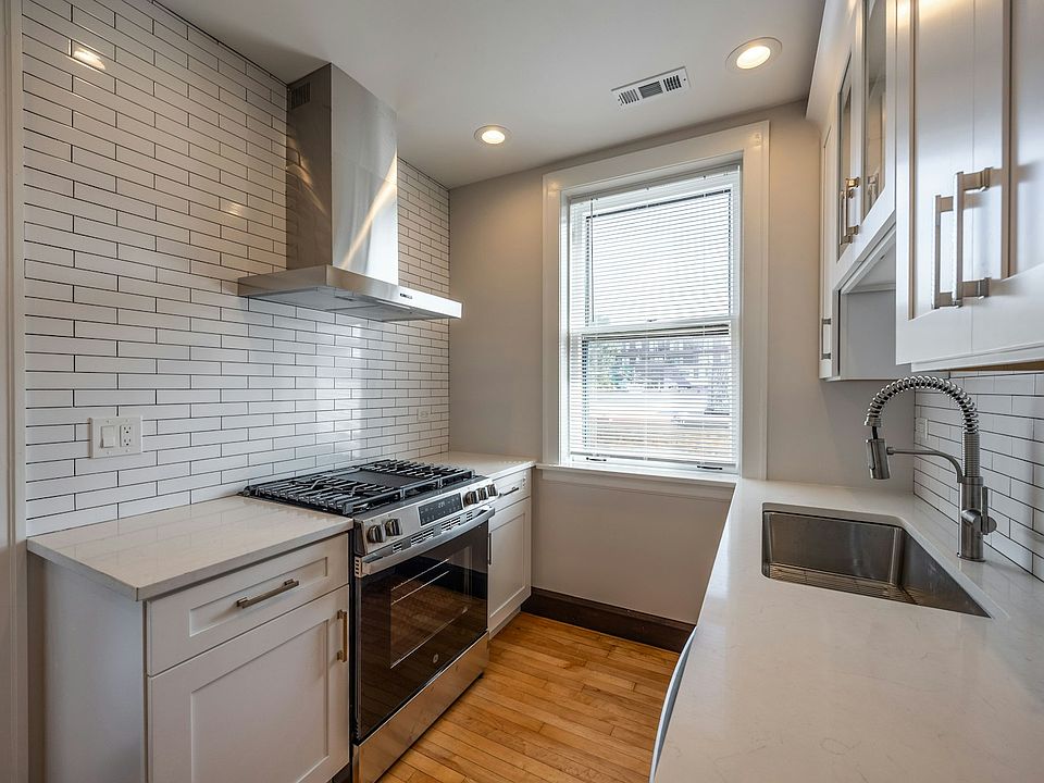 1st image of 6409 N Talman Ave #301