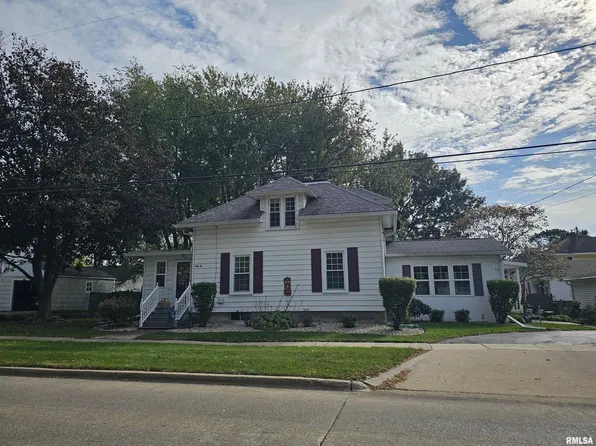 52 W Dayton St, Galesburg, IL 61401