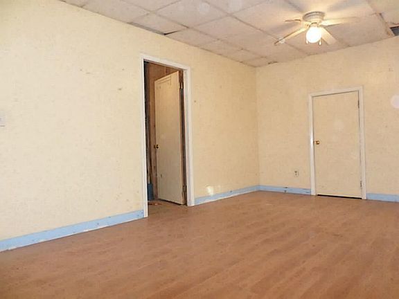 5th image of 608 Woonasquatucket Ave