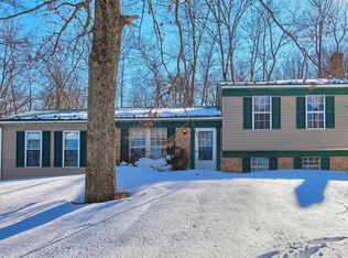82 Woodview Dr, Fawn Grove, PA 17321
