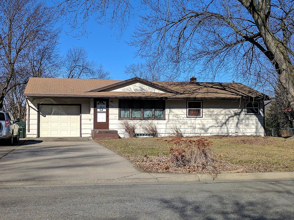 1st image of 2705 Farrington St