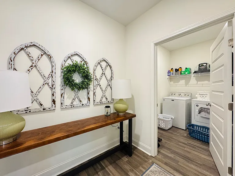 218 Portland Pl — Photo 9