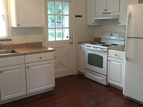 4th image of 4141 Brookgrove Dr