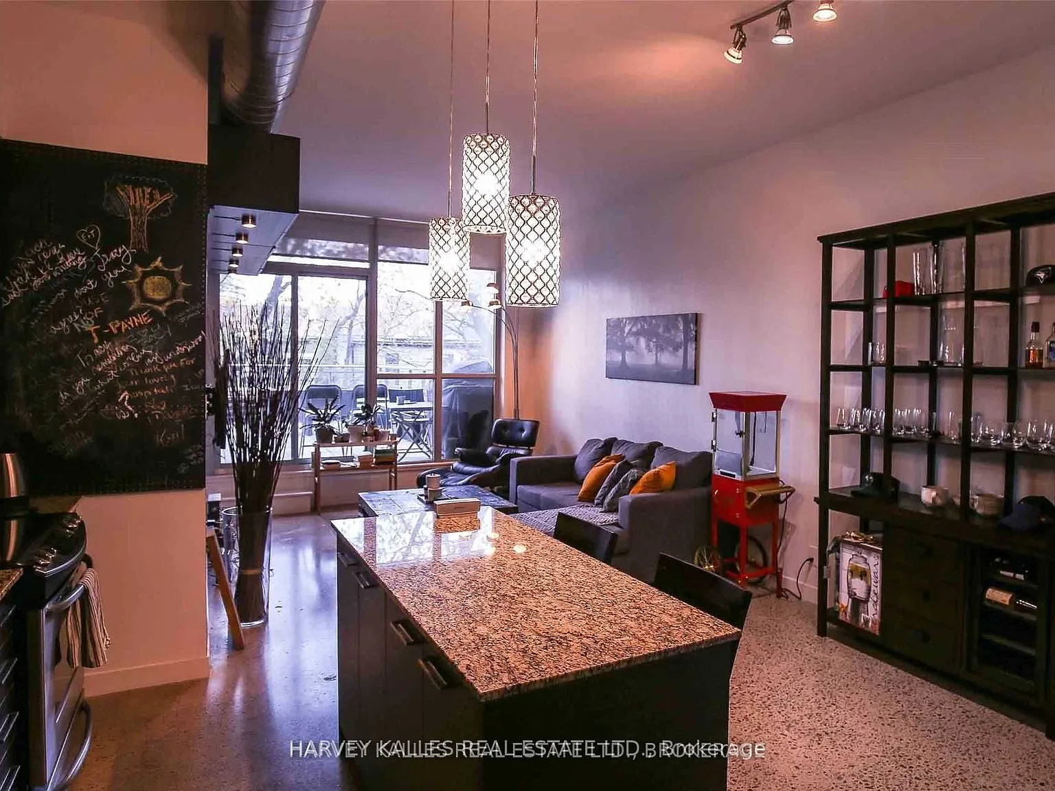 510 King St E — Photo 3