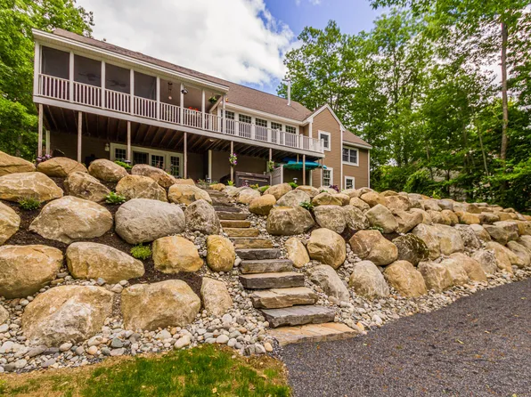 74 Lake Ridge Drive, Sidney, ME 04330
