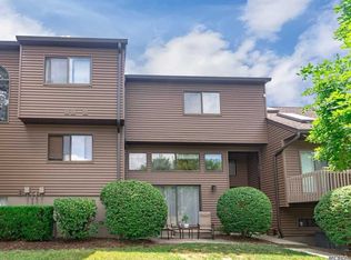 15 Tulip Ct, Nanuet, NY 10954