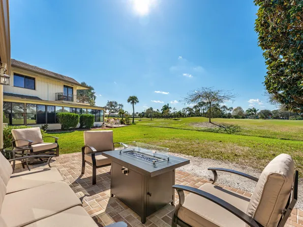 236 Country Club Dr, Melbourne, FL 32940