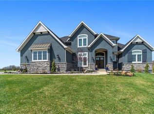 10312 S Windsor Dr, Lees Summit, MO 64086