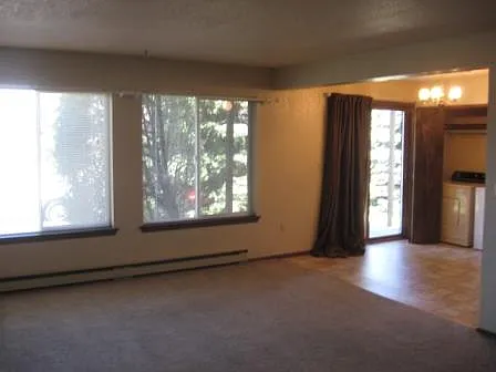 1522 W Koch Street — Photo 3