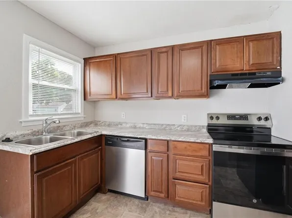 11522 W 68th St, Shawnee, KS 66203