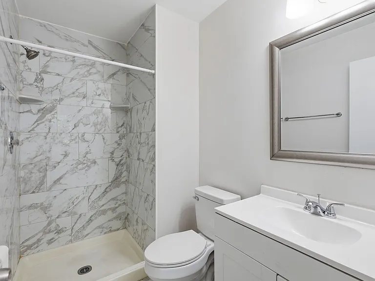 1921 Winslow Ct — Photo 15
