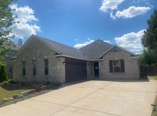 5323 Freestone Dr, Grand Prairie, TX 75052