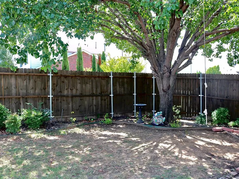 2002 Topaz Dr — Photo 9