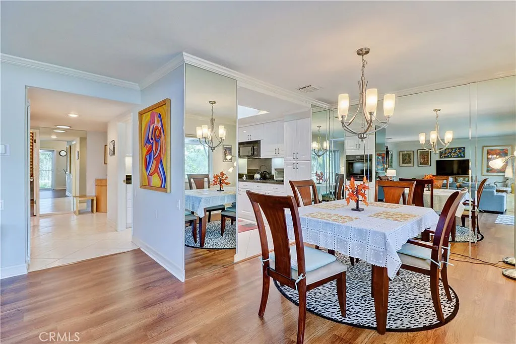 2 bed, 1057 sqft, $3,100 — Photo 3