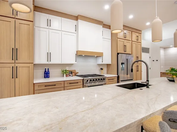 10025 Netherton Dr, Las Vegas, NV 89134
